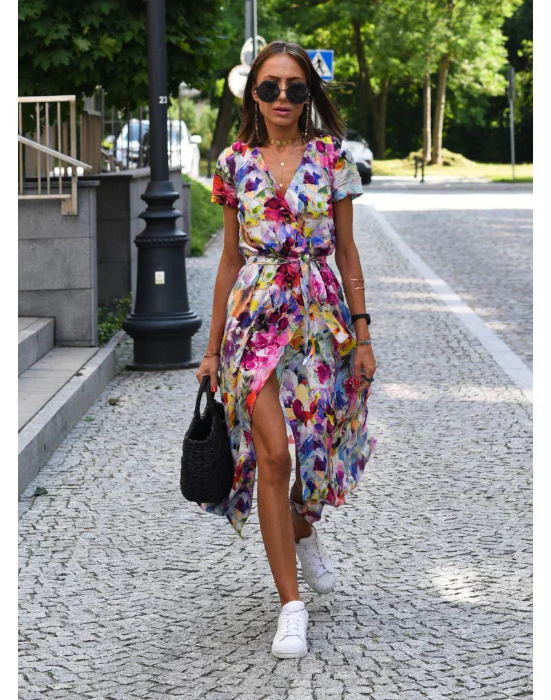 Julia | Elegant Dress with V-neck