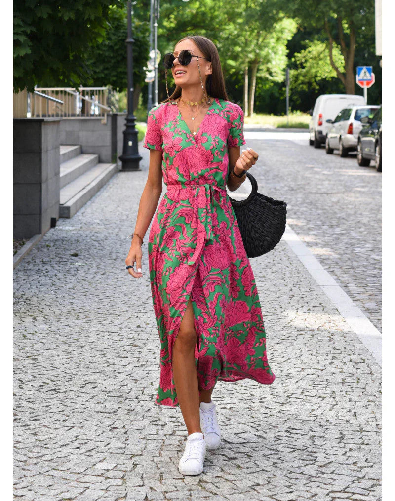 Julia | Elegant Dress with V-neck