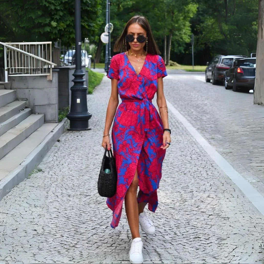 Julia | Elegant Dress with V-neck