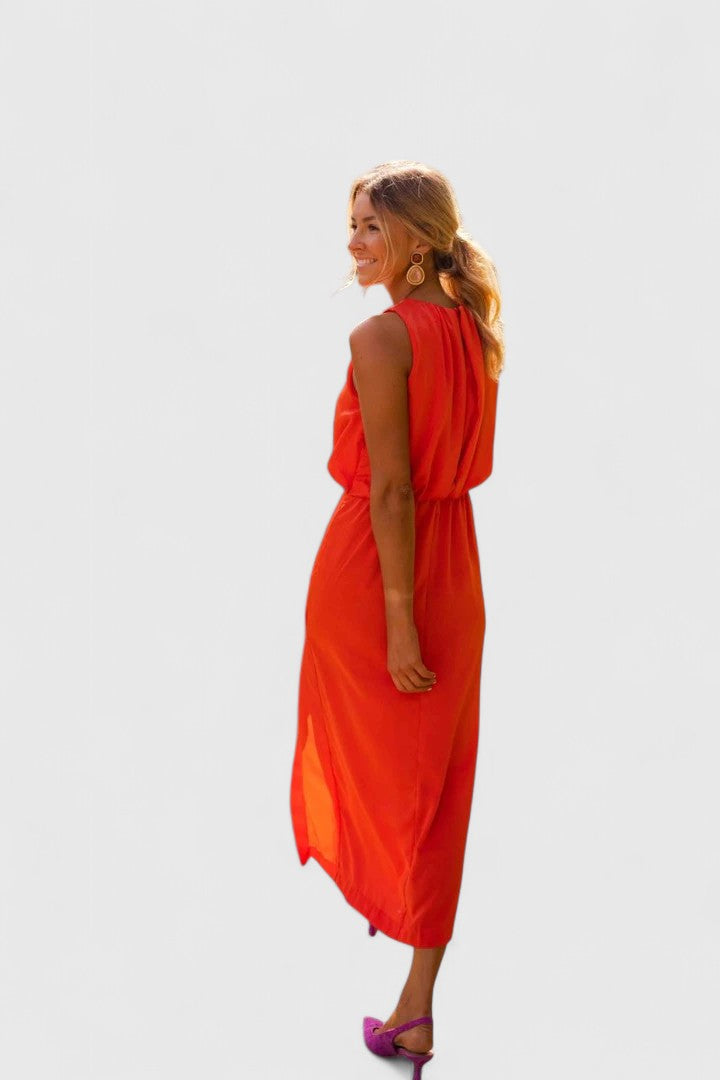 Theonae | Comfortable Midi Dress